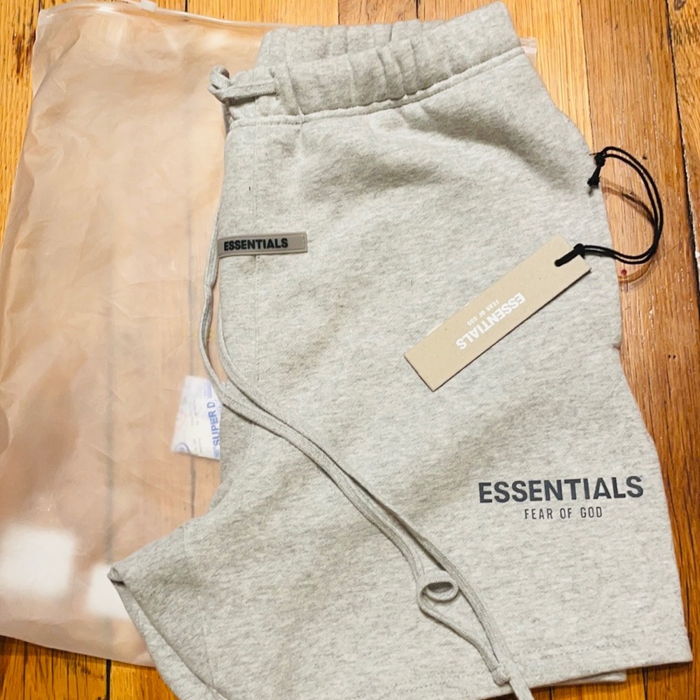 Fear Of God ESSENTIALS Shorts